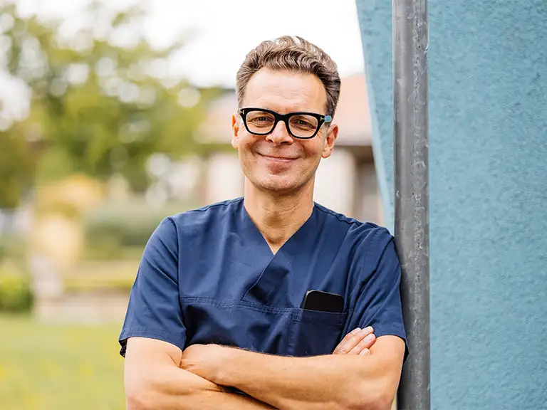 Portraitfoto Herr Dr. Reich, Außenbereich Erfurt